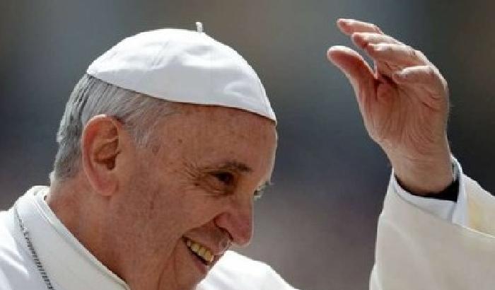 00C2F2-NEWS_97945 Papa Francesco benedice i gay