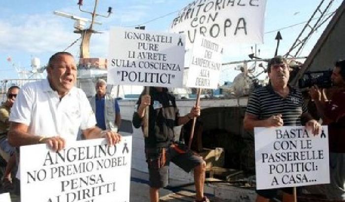 00C302-NEWS_98053 L'Europa arriva a Lampedusa: fischi e proteste