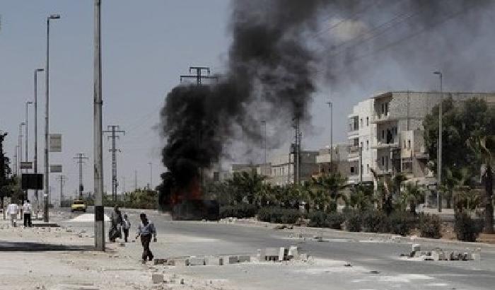 Attentato nel sud della Siria: 21 morti