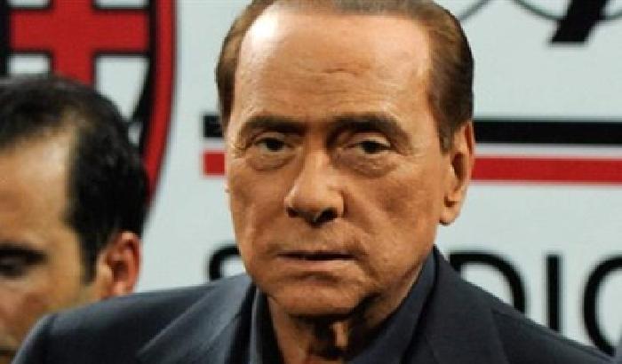 A Berlusconi due anni di interdizione