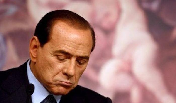 Berlusconi punta il dito: «Vogliono farmi fuori a tutti i costi»
