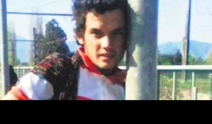 00C5E3-NEWS_99802 Cile, preso a legnate perché gay: 21enne in coma