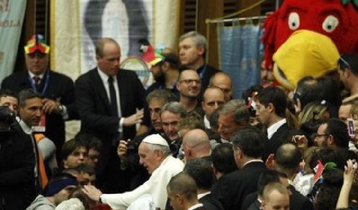 00C77B-NEWS_100669 Papa Francesco prega per malati e poveri: siano il centro della società