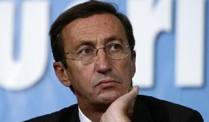 Fini fa retromarcia: la legge sull'immigrazione va modificata