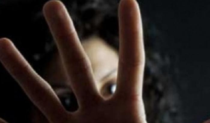 00C983-NEWS_101759 Una denuncia di maltrattamenti ogni 2 giorni nelle newtown de l'Aquila