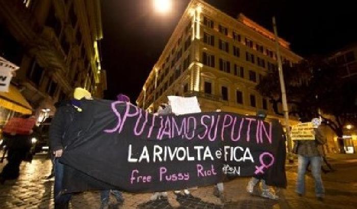 Donne contro Putin: la rivolta è fica