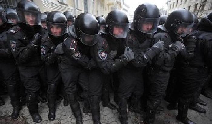 La rivolta in Ucraina raccontata nei Tg solo con le agenzie