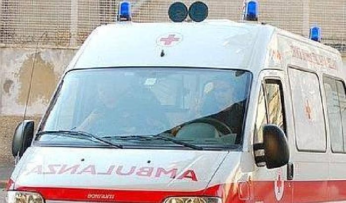 00CD25-NEWS_103825 Cade dal balcone e muore: sua la foto-simbolo degli Anni di piombo