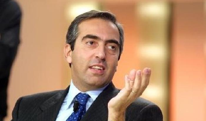 Gasparri nei guai: indagato a Roma per peculato