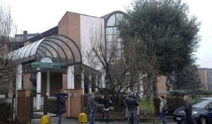 Uccide la moglie malata e poi si toglie la vita