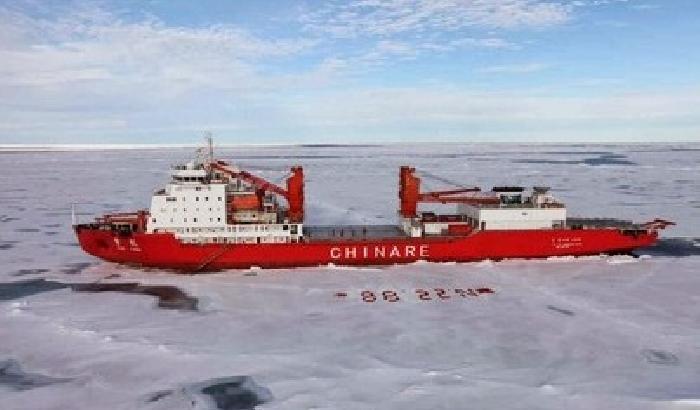 00CF2B-NEWS_105084 Due navi bloccate in Antartide: polemiche sui soccorsi