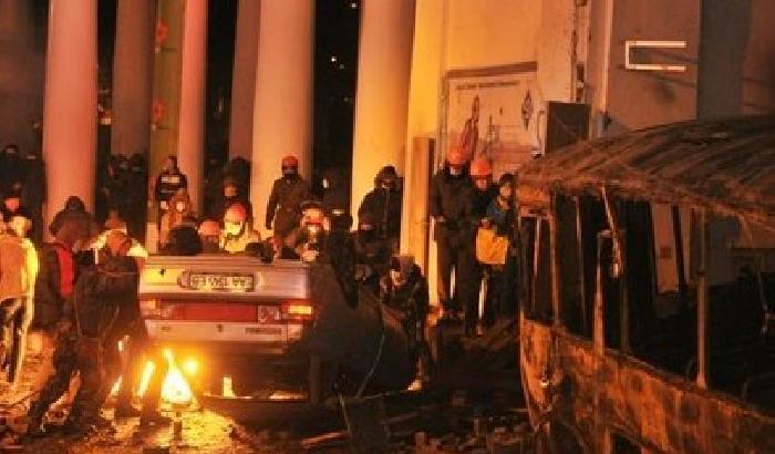 00D153-NEWS_106211 Caos in Ucraina: nuova notte di scontri