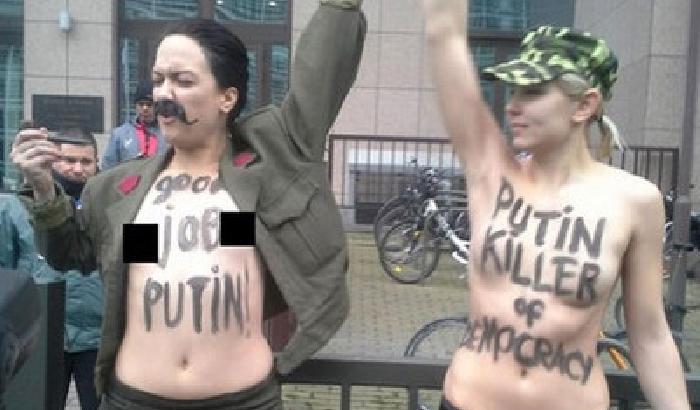 Blitz delle Femen a Bruxelles contro Putin
