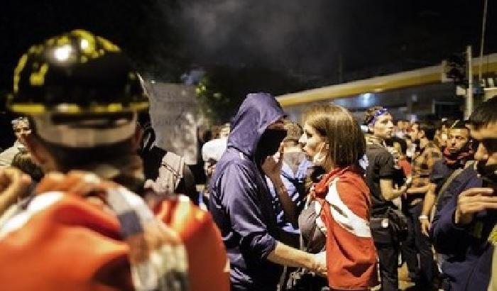 Turchia, carcere e multe ai medici che assistono i manifestanti in strada