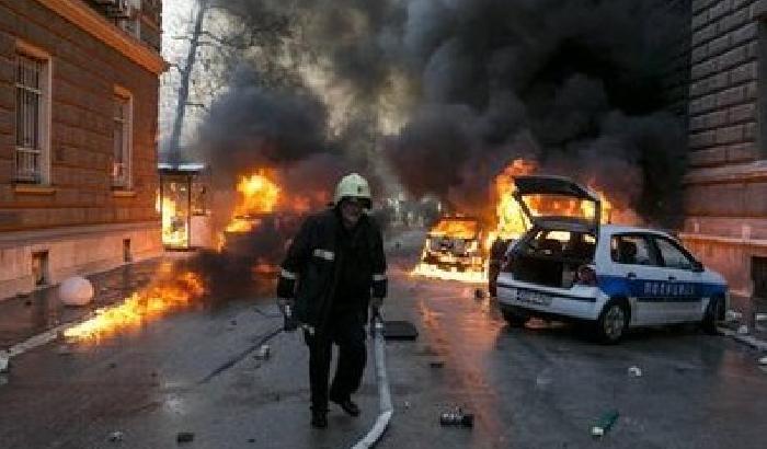 00D462-NEWS_107872 Bosnia, esplode la protesta sociale: 200 feriti
