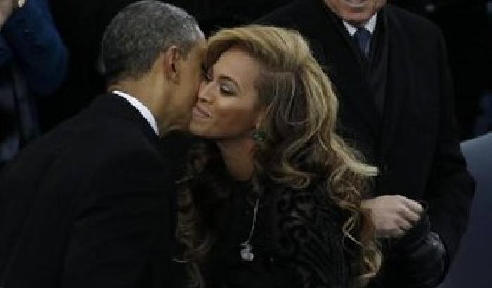 Scandalo negli Usa: Obama avrebbe una relazione con Beyoncé