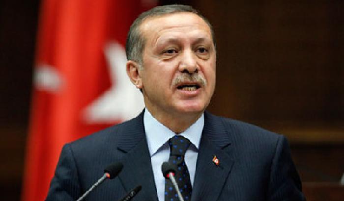 Erdogan vince e annuncia: i traditori pagheranno