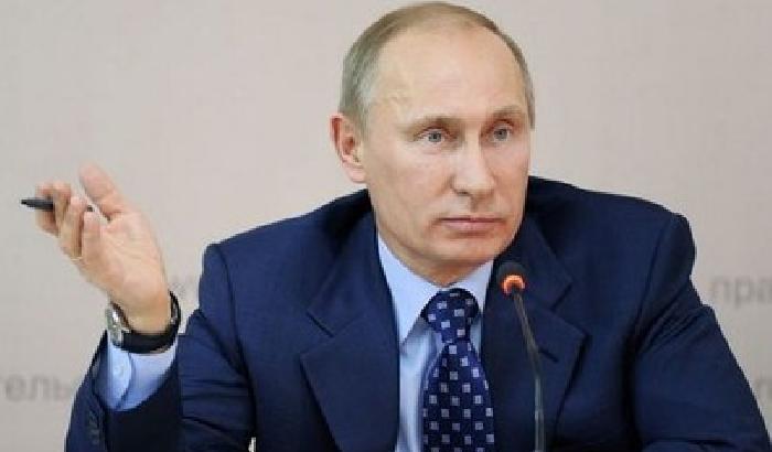 Putin accusa: a Kiev un golpe armato