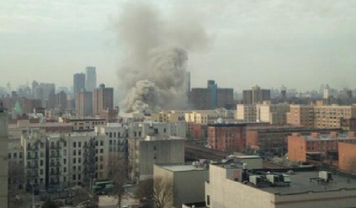 New York, esplosione ad Harlem: crollano due edifici [foto]