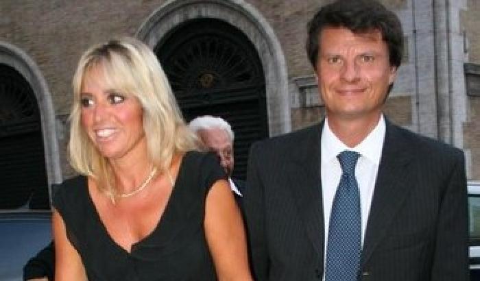 Il marito della Mussolini alla minorenne: «Quando ci vediamo?»