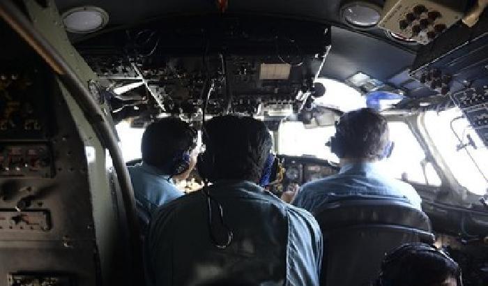 Aereo malese, nuova pista: dirottato con uno smartphone