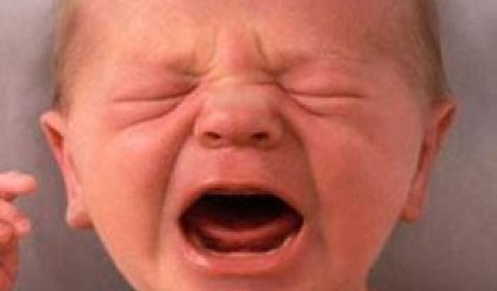 Rara malattia scoperta con i social: i bambini senza lacrime