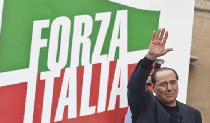Il leader di Forza Italia durante un comizio