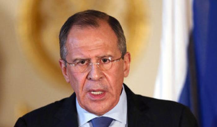 Lavrov: non varcheremo la frontiera ucraina