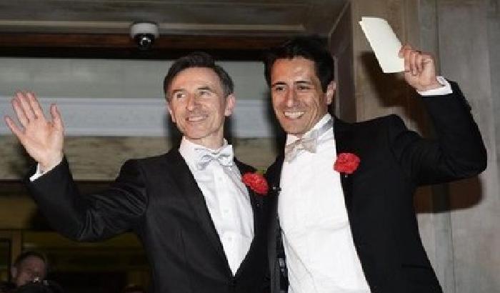 00DBC6-NEWS_112174 Matrimoni gay: da mezzanotte il via in Gran Bretagna