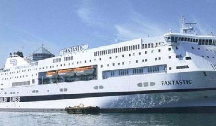 Tragedia a Barcellona: muore un 15enne italiano cadendo da una nave