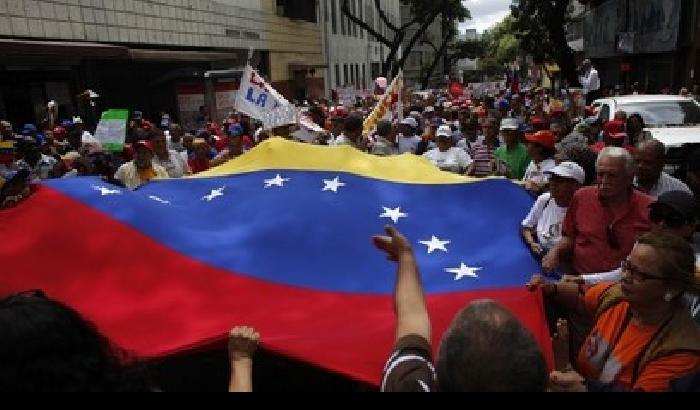 Scontri Venezuela: il Vaticano mediatore tra governo e antichavisti