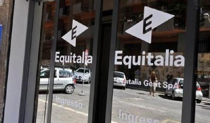 Truffa a Equitalia, 8 arresti. In manette anche un funzionario