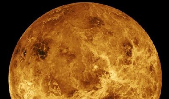 Perché Venere non ha la sua luna
