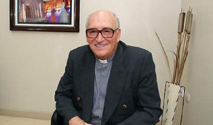 00DFE7-NEWS_114745 Comunione alla divorziata? Il parroco argentino critica il Papa