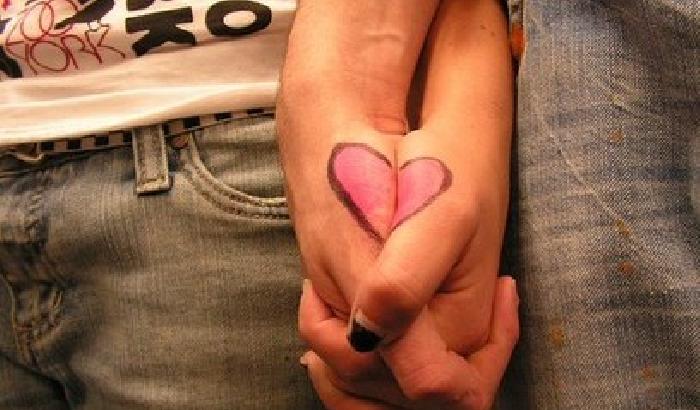 Usa, il primo caso di poligamia tra lesbiche: aspettano un figlio