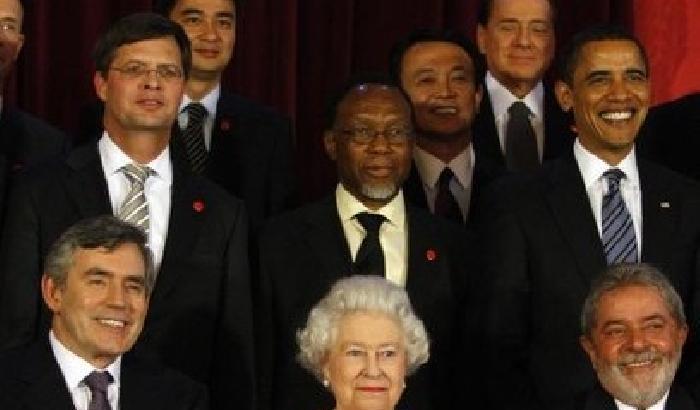 00E048-NEWS_114963 Tra le gaffe di Berlusconi qual è quella che vi ha fatto inorridire?