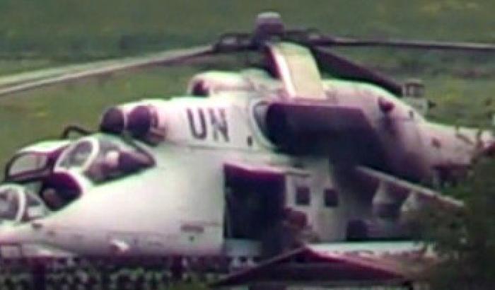 Gli ucraini attaccano con elicotteri con insegne Onu