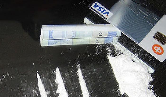 Allarme droga: triplicato l'uso di eroina e cannabis tra i giovani