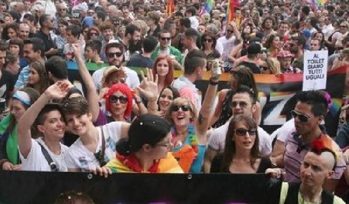 L'Arcigay di Milano provoca: vogliamo Maroni in testa al pride