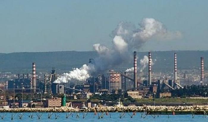 Morti per amianto: condannati 28 ex dirigenti dell'Ilva