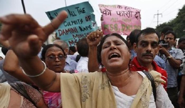 India: ennesimo stupro-impiccagione, muore una 16enne
