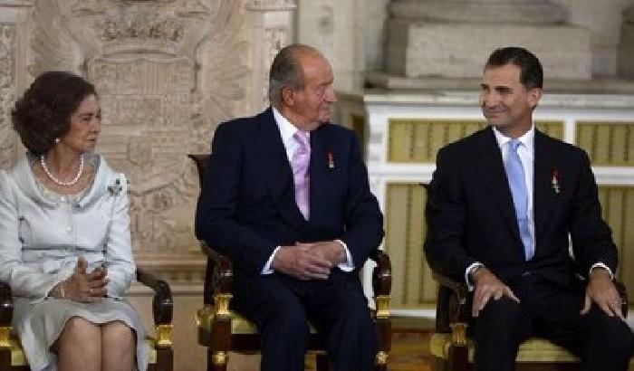 Spagna: Juan Carlos firma l'abdicazione dopo 39 anni di regno
