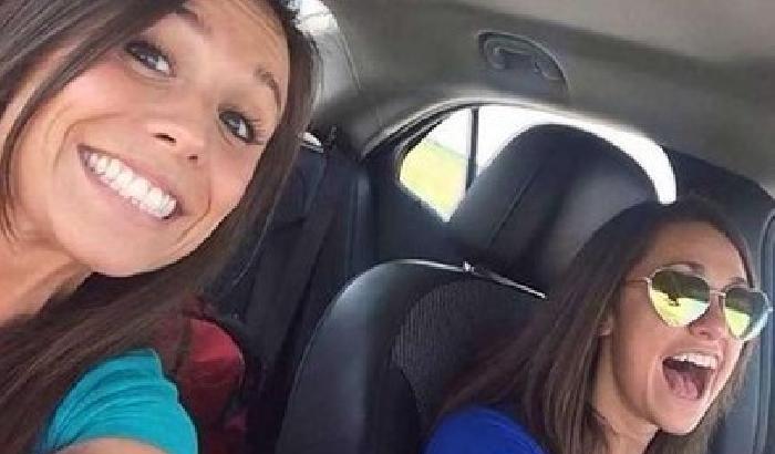 L'ultimo selfie: muore in un incidente dopo pochi minuti