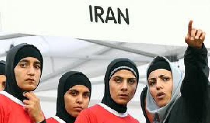 Iran, vietato lo stadio alle donne