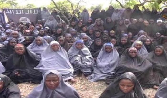 Nigeria: fuggite 63 studentesse rapite da Boko Haram