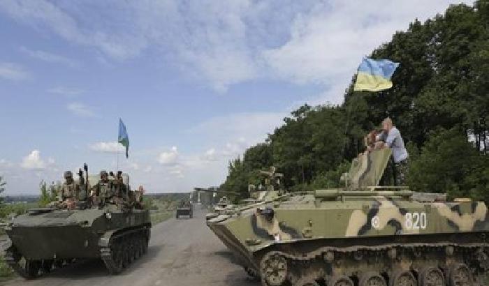 00EC16-NEWS_122514 Ucraina: arrivano i carri armati a Lugansk