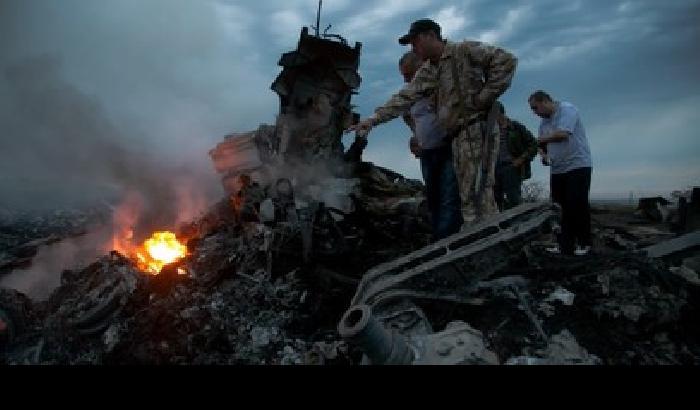 Aereo malese: in Ucraina arrivano gli esperti