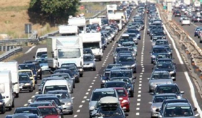 Autostrade, un solo giorno da bollino nero ad agosto