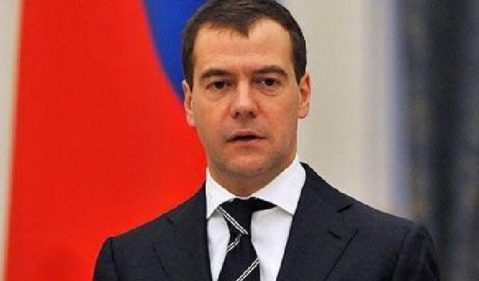 Dmitry Medvedev: stiamo considerando ritorsioni contro l’Ue