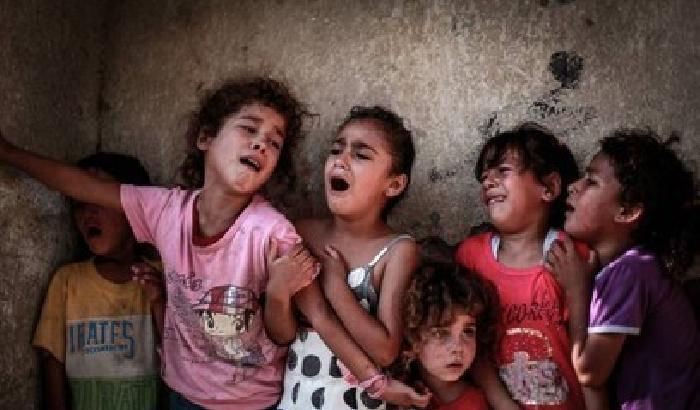 Gaza, dall'Italia giochi e medicine per dimenticare le bombe